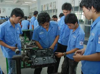 Xếp lương đối với lao động tốt nghiệp theo 3 cấp trình độ nghề